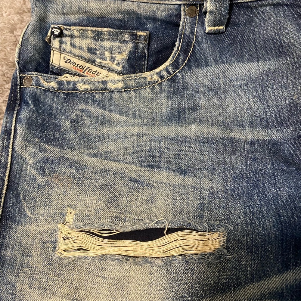 Men's Blue Distressed Diesel Jeans - Picture 4 of 7